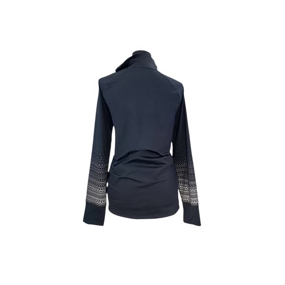 GapFit WinterBrush Black Activewear Top - Perfect for Winter! - Picture 4 of 9